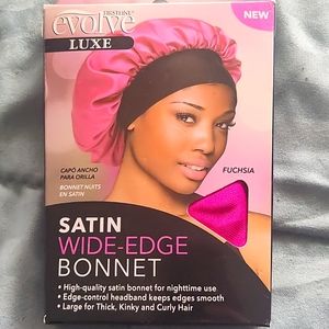 Satin wide-edge bonnet